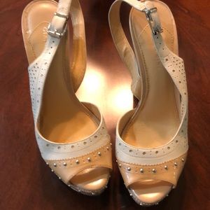 Cream and Tan heel with studs Gianni Bini size 10